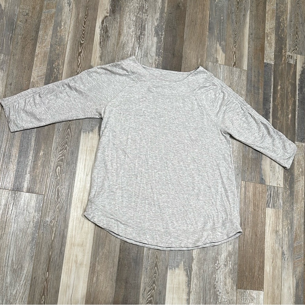 Chico's Gray 3/4 Sleeve Relaxed Fit Tee - Picture 1 of 4